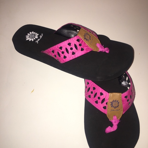 Yellow Box Lady’s flops size 8m excellent - Picture 3 of 4